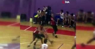 Oyuncusuna kızan antrenör, dehşet yaşattı