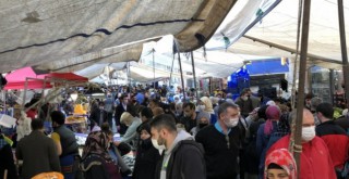 Pazardaki doluluk 'iğne atsan yere düşmez' dedirtti