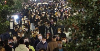 Yılbaşına saatler kala Taksim önceki yılları aratmadı