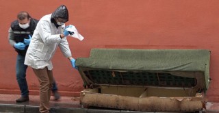 Arkadaşını bıçaklayıp kaçtı, ardından vicdan yapıp hastaneye götürdü