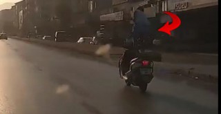 Seyir halindeki motosiklet üzerinde ölümcül şova polisten ceza