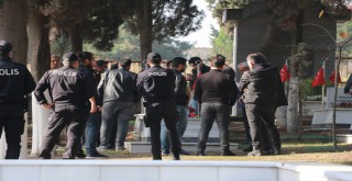 Kocaeli'de şehit mezarına çirkin saldırı