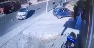 Motosiklet sürücüsünün ölümden döndüğü feci kaza kamerada