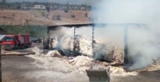 Un yüklü tır küle döndü