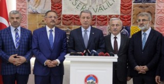 Bakan Akar’dan terörle mücadelede kararlılık mesajı