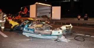 İkiye bölünen araçtan sağ çıktılar... Bayrampaşa'da feci kaza; 3 ağır yaralı