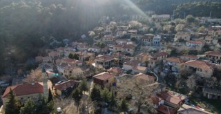 Para vermeyen köyde fotoğraf çekemiyor