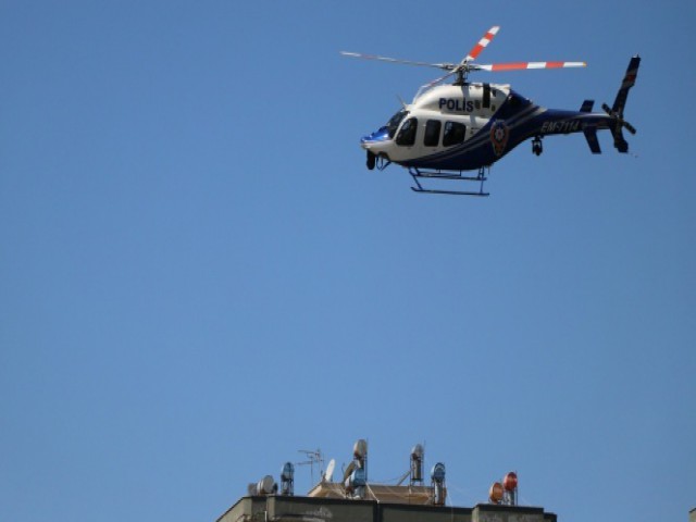 Adana'da sokağa çıkanlara helikopterli denetim
