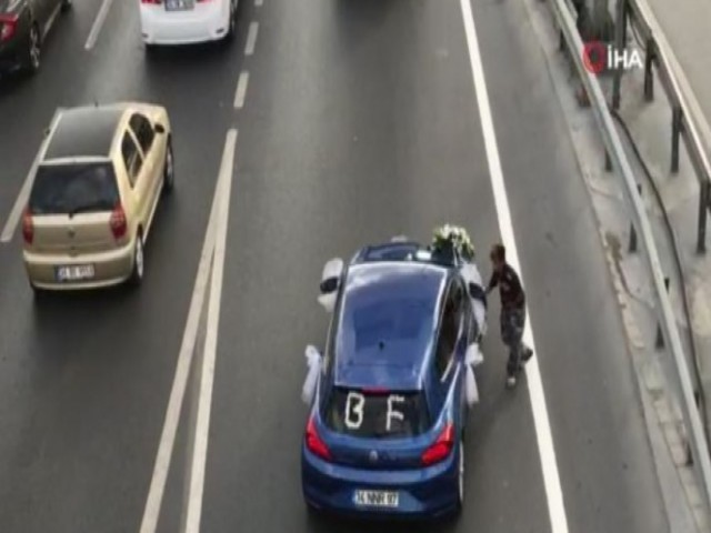 Gelin arabası sürücüsü çocuğun üzerine direksiyon kırdı